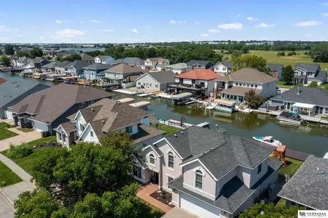 512 Pier 1, Lincoln, NE 68528