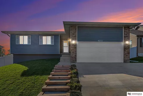4211 W Ludwig Dr, Lincoln, NE 68528