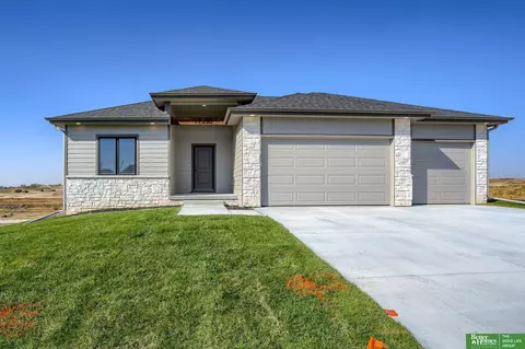 11058 S 217th St, Gretna, NE 68028