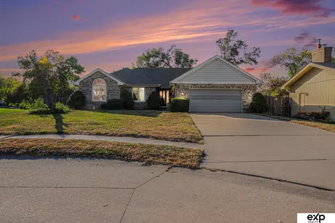 16590 Cedar Cir, Omaha, NE 68130