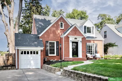 5630 Western Ave, Omaha, NE 68132