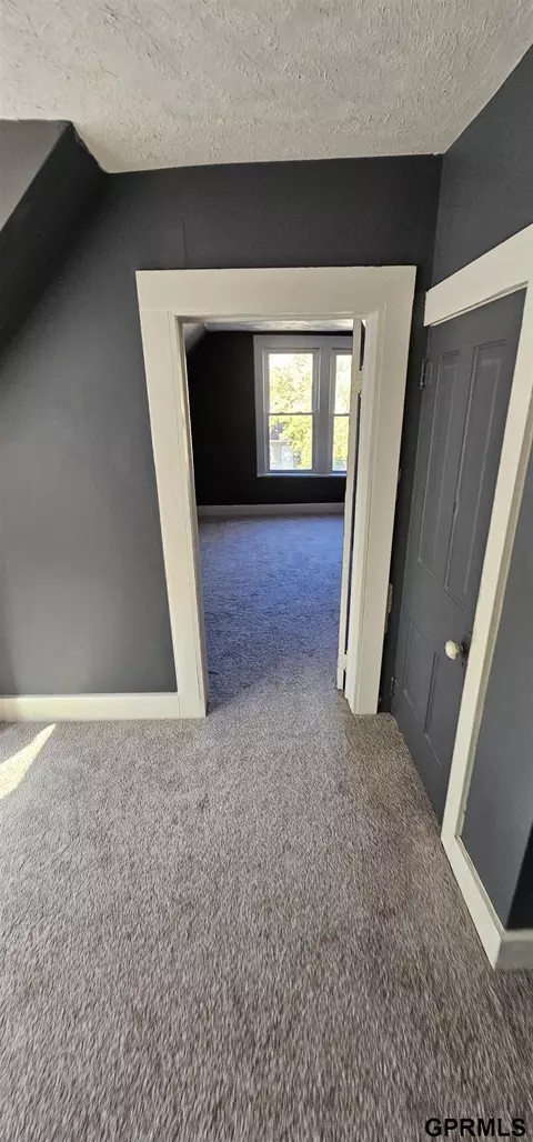 Entry Way - 1023 Ella St, Beatrice, NE 68310 photo 6 of 8