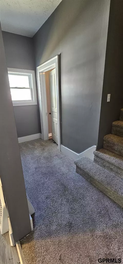 Entry Way - 1023 Ella St, Beatrice, NE 68310 photo 5 of 8