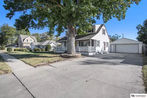 2007 Hancock St, Bellevue, NE 68005