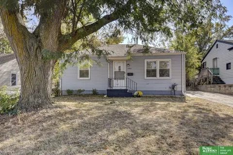 5701 Manderson St, Omaha, NE 68104