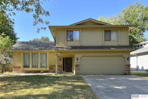 810 Kountze Memorial Dr, Bellevue, NE 68005