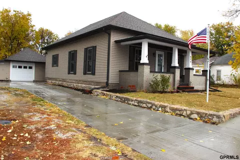 924 5th St, Friend, NE 68359