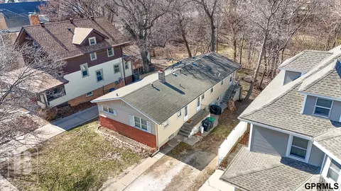 1132 S 33rd St, Omaha, NE 68105