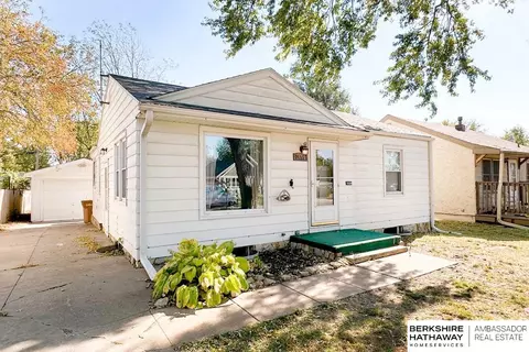 2405 Wayne St, Bellevue, NE 68005