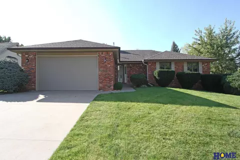 6511 Campbell Dr, Lincoln, NE 68510
