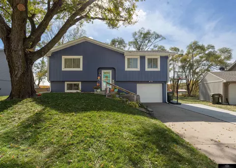 11 Redwood Ln, Yutan, NE 68073