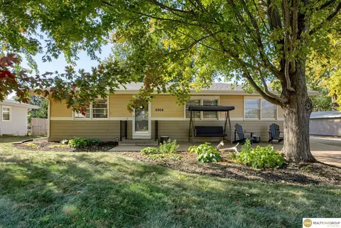 6904 N 56 St, Omaha, NE 68152