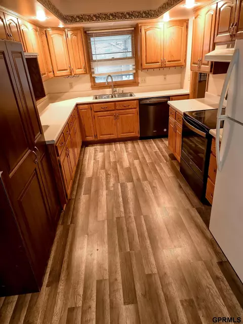 1807 Washington St, Beatrice, NE 68310 photo 3