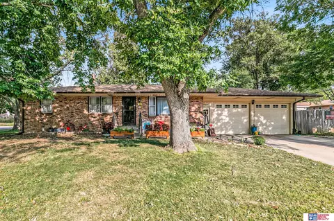2140 N 70th St, Lincoln, NE 68505