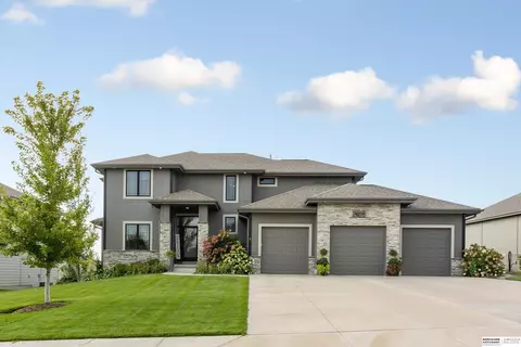19071 George Miller Pkwy, Elkhorn, NE 68022