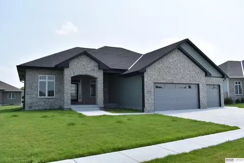 2839 Peterson Ave, Fremont, NE 68025