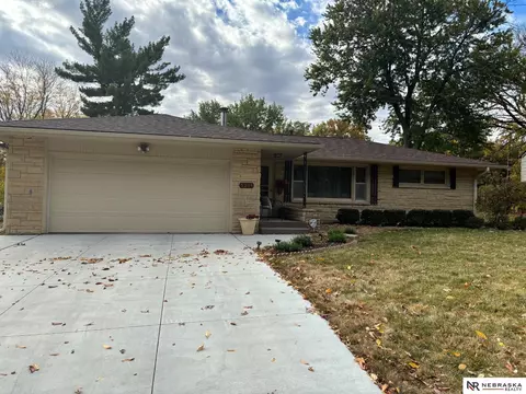 5301 Lowell Ave, Lincoln, NE 68506