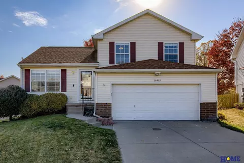 16465 Grant St, Omaha, NE 68116