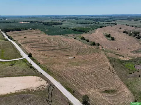 22209 Pflug Rd, Gretna, NE 68028