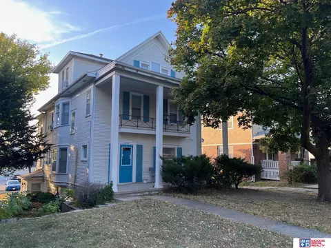 3827 S 48th St, Lincoln, NE 68506