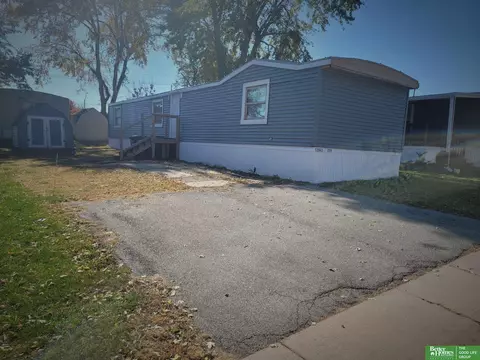 12843 Aurora Plz #239, Omaha, NE 68164