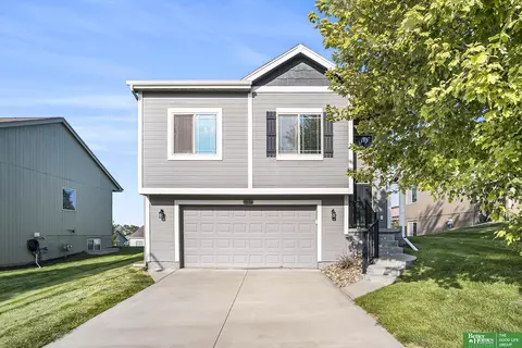 7024 S 183rd Ave, Omaha, NE 68136