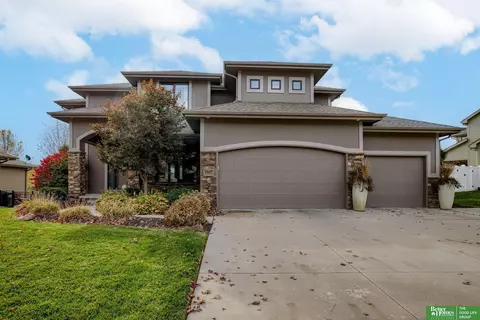 19667 Grover St, Omaha, NE 68130