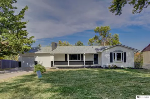 10610 Hilltop Rd, Omaha, NE 68134