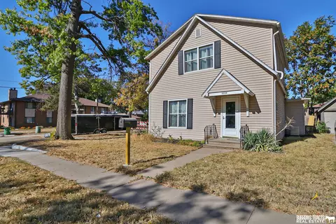 4902 Leighton Ave, Lincoln, NE 68504