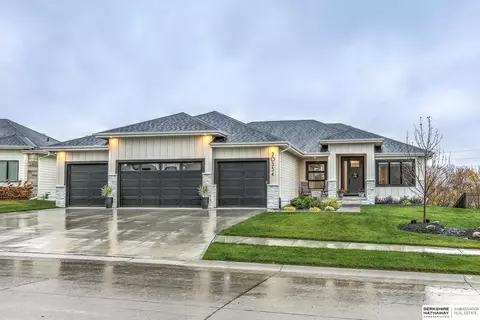 20534 Hartman Ave, Elkhorn, NE 68022
