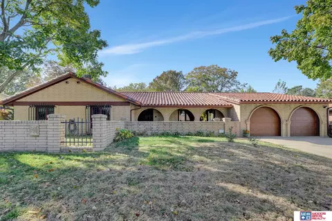 1411 Kingston Rd, Lincoln, NE 68506