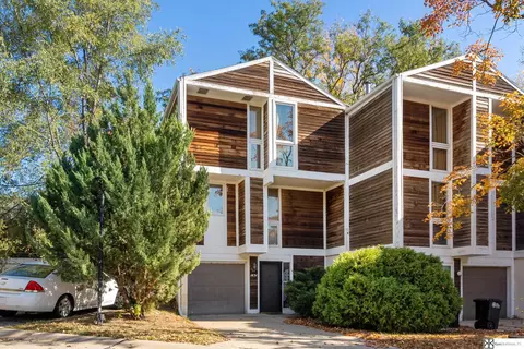1631 N 109 Plz, Omaha, NE 68154