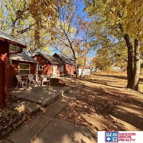 1226 Oak St, Fairbury, NE 68352