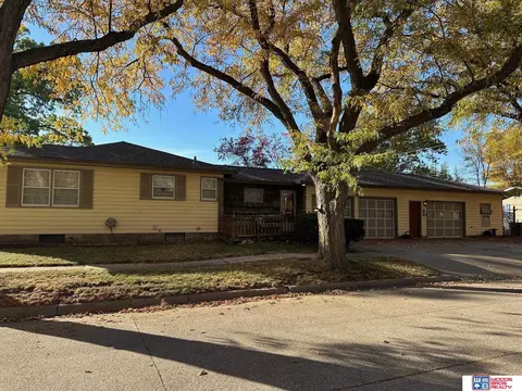 1918 High St, Beatrice, NE 68310