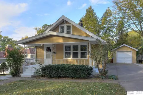 2010 N 56th St, Omaha, NE 68104