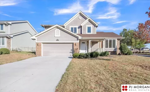 2008 Skyhawk Ave, Papillion, NE 68133