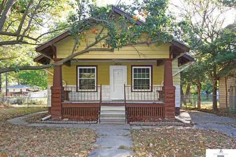 1930 S 52nd St, Lincoln, NE 68506
