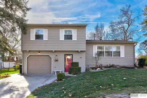9647 Ruggles St, Omaha, NE 68134
