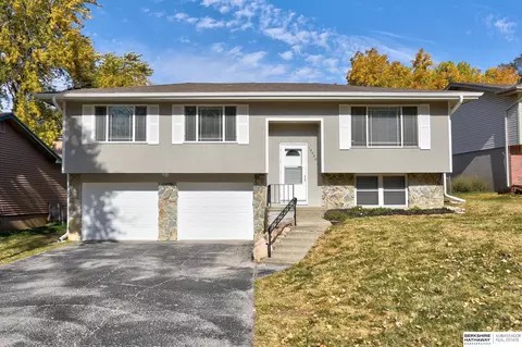 15020 Westchester Cir, Omaha, NE 68154