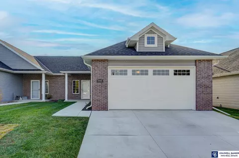 5846 S 93rd St, Lincoln, NE 68526