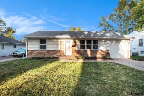 814 N 76th St, Omaha, NE 68114