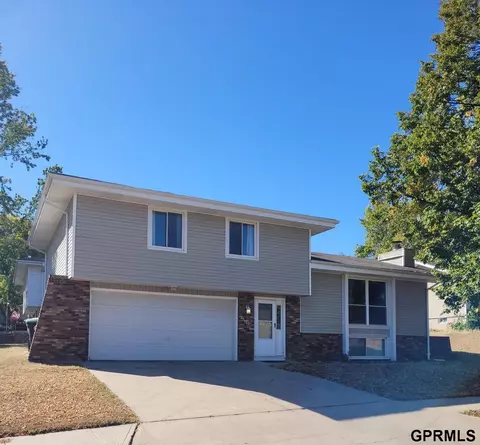 2530 S 162nd Cir, Omaha, NE 68130