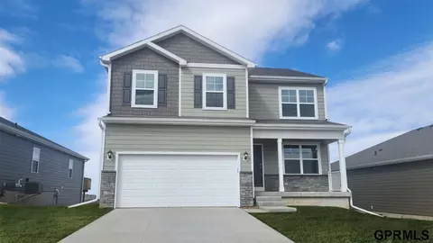 16334 Willit St, Bennington, NE 68007