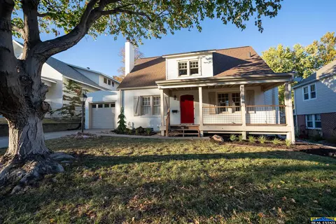 1616 Woodsview St, Lincoln, NE 68502