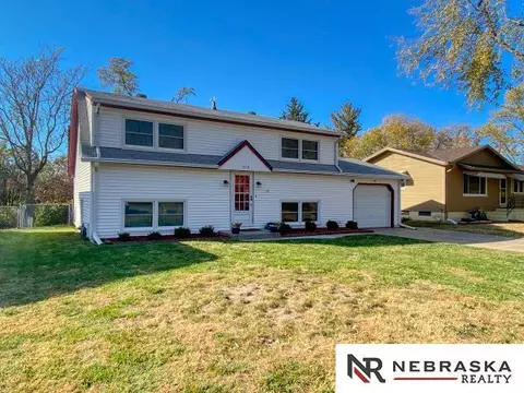 510 Wilshire Dr, Bellevue, NE 68005