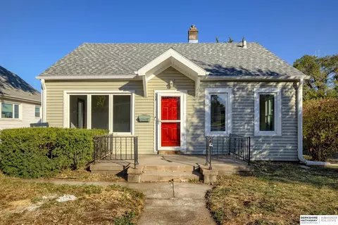 403 N 47th St, Omaha, NE 68132