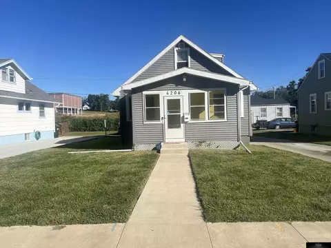 4206 Wirt St, Omaha, NE 68111