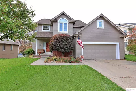 2133 Betsy Ave, Papillion, NE 68133