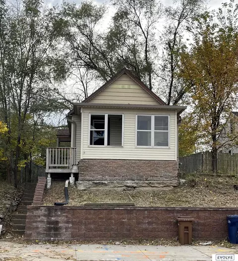 3605 Harrison St, Bellevue, NE 68147