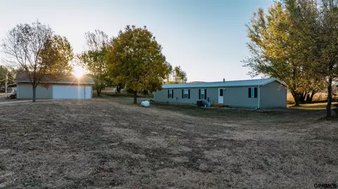 46260 1st Homestead Rd, Burwell, NE 68823